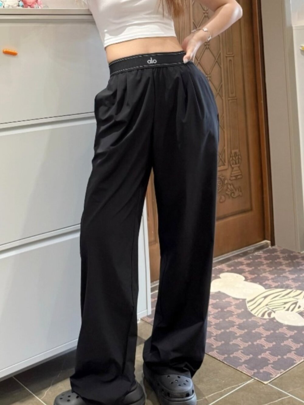 NWT Dark Gray ALO Yoga Suit Up Trouser👖Casual straight legs (Regular) 😀 - Picture 9 of 9
